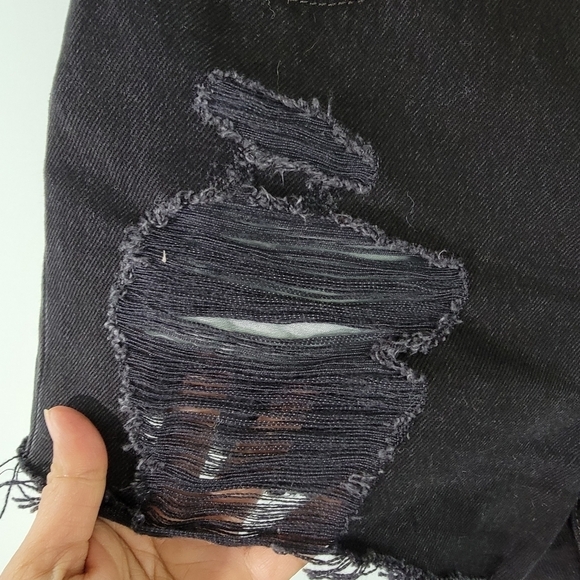 LEVI'S 501 Black Raw Hem Ribcage Button Fly Distressed Jeans Short Size 28 - Picture 5 of 12